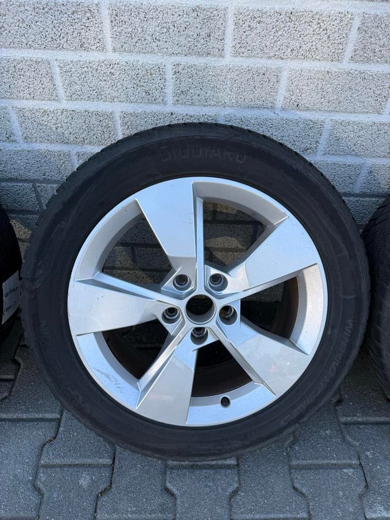 Winterbanden Vredestein 225/50 R17 Skoda Superb/Octavia, Auto-onderdelen, Banden en Velgen, Ophalen, Gebruikt, Banden en Velgen