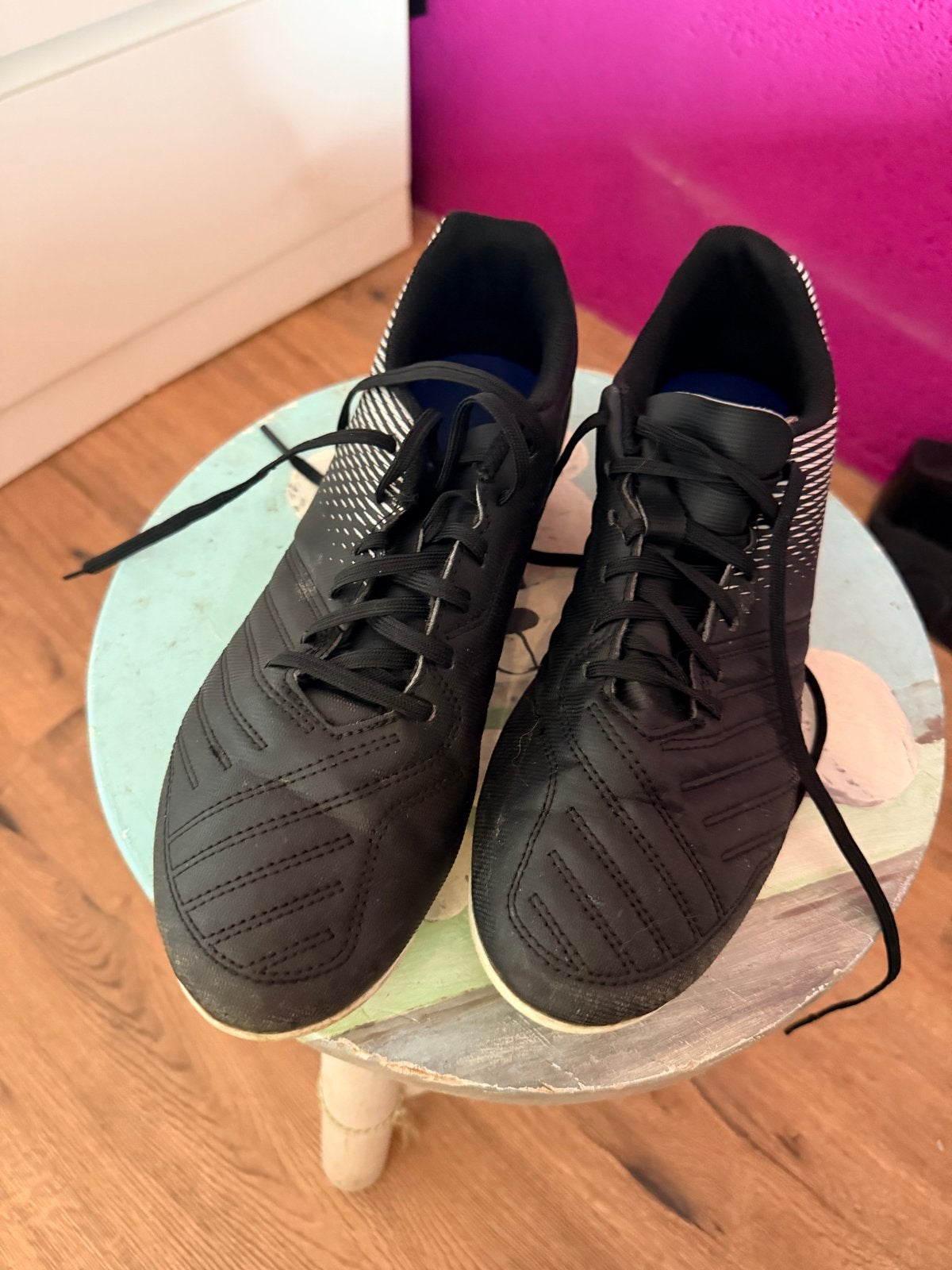 Gebruikte voetbalschoenen maat 40 - Noppen nog netjes, Sport en Fitness, Voetbal, Ophalen, Gebruikt, Schoenen