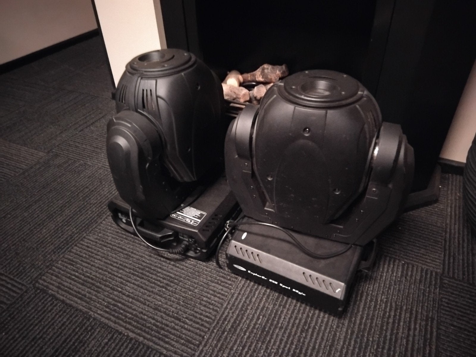 2x Showtec Explorer 250 Spot Basic Moving Heads – Werkend, Muziek en Instrumenten, Ophalen, Gebruikt, Licht, Geluidgestuurd