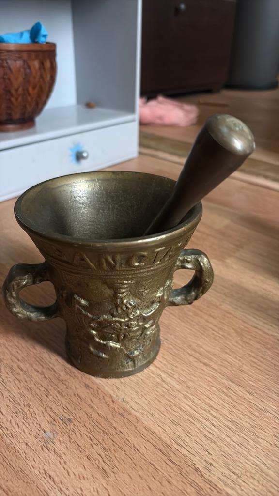 Antieke bronzen vijzel met stamper, Antiek en Kunst, Antiek | Koper en Brons, Brons, Ophalen of Verzenden