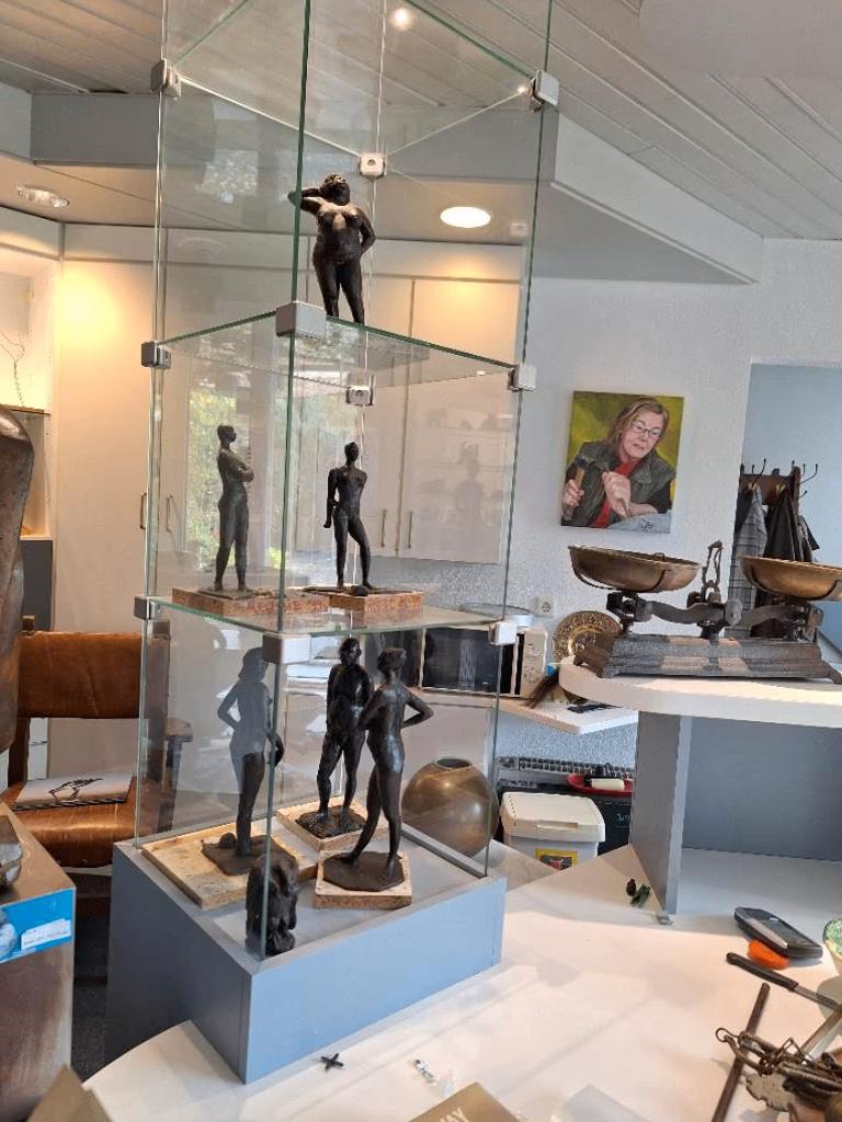 Atelier delen in Huizen? Gezocht schilder/tekenaar €300,-, Huizen en Kamers, Kamers te huur, Overige regio's, 50 m² of meer