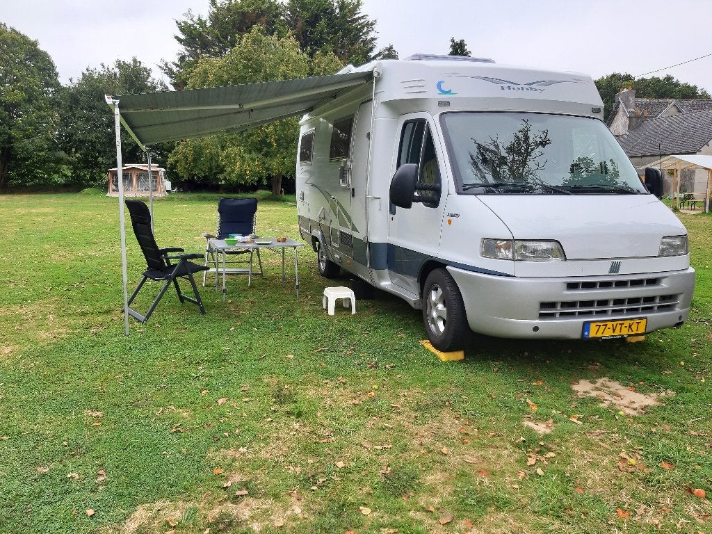 Compacte Hobby 600 camper, compleet uitgerust, Caravans en Kamperen, Standaard zit, Ringverwarming, Fiat, Hobby