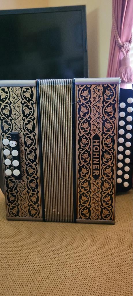 Hohner accordeon, Muziek en Instrumenten, Accordeons, Ophalen, 32-bas, Toetsaccordeon, Zo goed als nieuw
