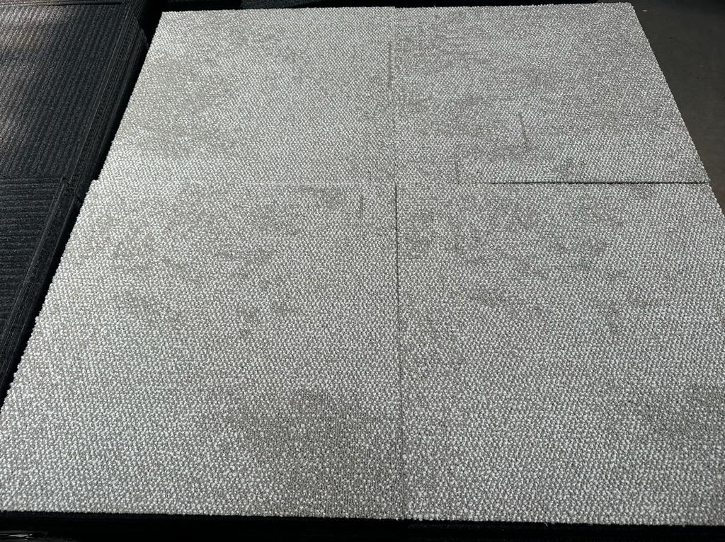 Tapijttegels 50x50 cm nieuw grijs / beige, Ophalen, Q, 75 m² of meer, Beige