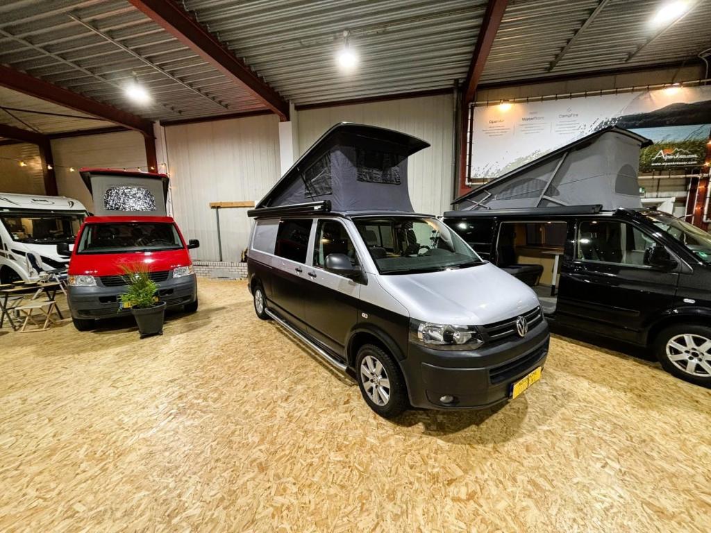 Volkswagen T5 | 2015 | Euro 4 | 4 slaapplaatsen | Org.NL, Buscamper of Camperbus, Koelkast, Volkswagen, Bedrijf