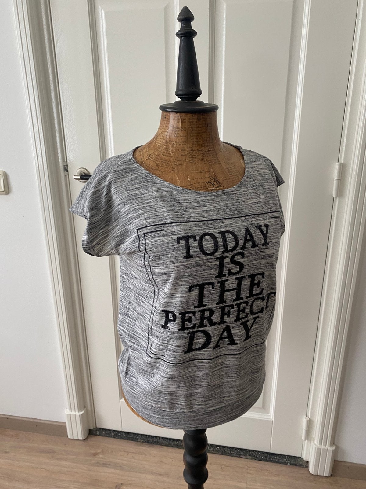 Shirt Elvira maat M, Maat 38/40 (M), Ophalen of Verzenden, Zo goed als nieuw, Korte mouw