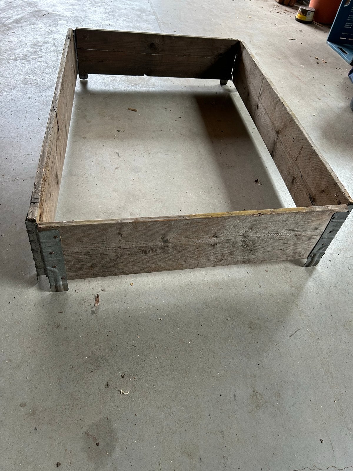Houten bak voor opslag europallet formaat, Ophalen