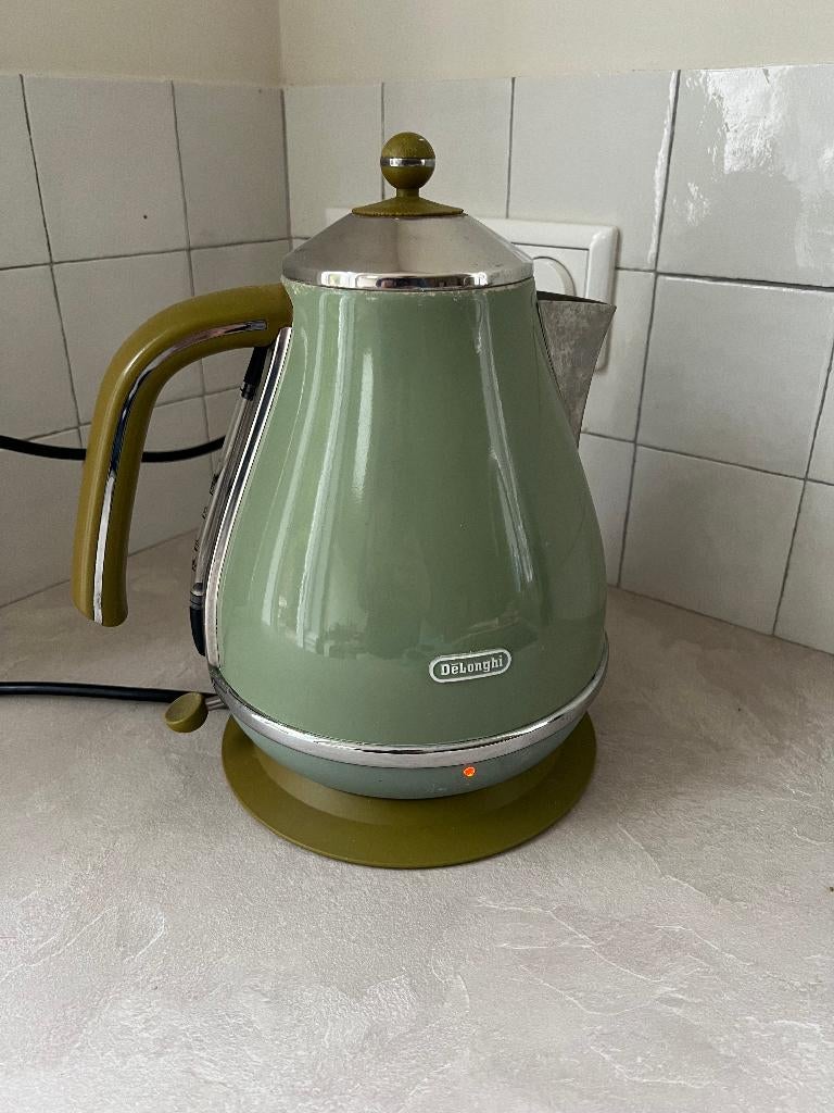 DeLonghi Waterkoker groen, 1 tot 2 liter, Ophalen, Gebruikt