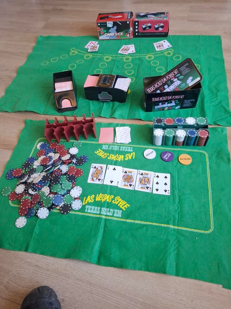 Uitgebreide Poker Set - Texas Hold'em met Mat en Chips, Vijf spelers of meer, Ophalen of Verzenden, Gebruikt