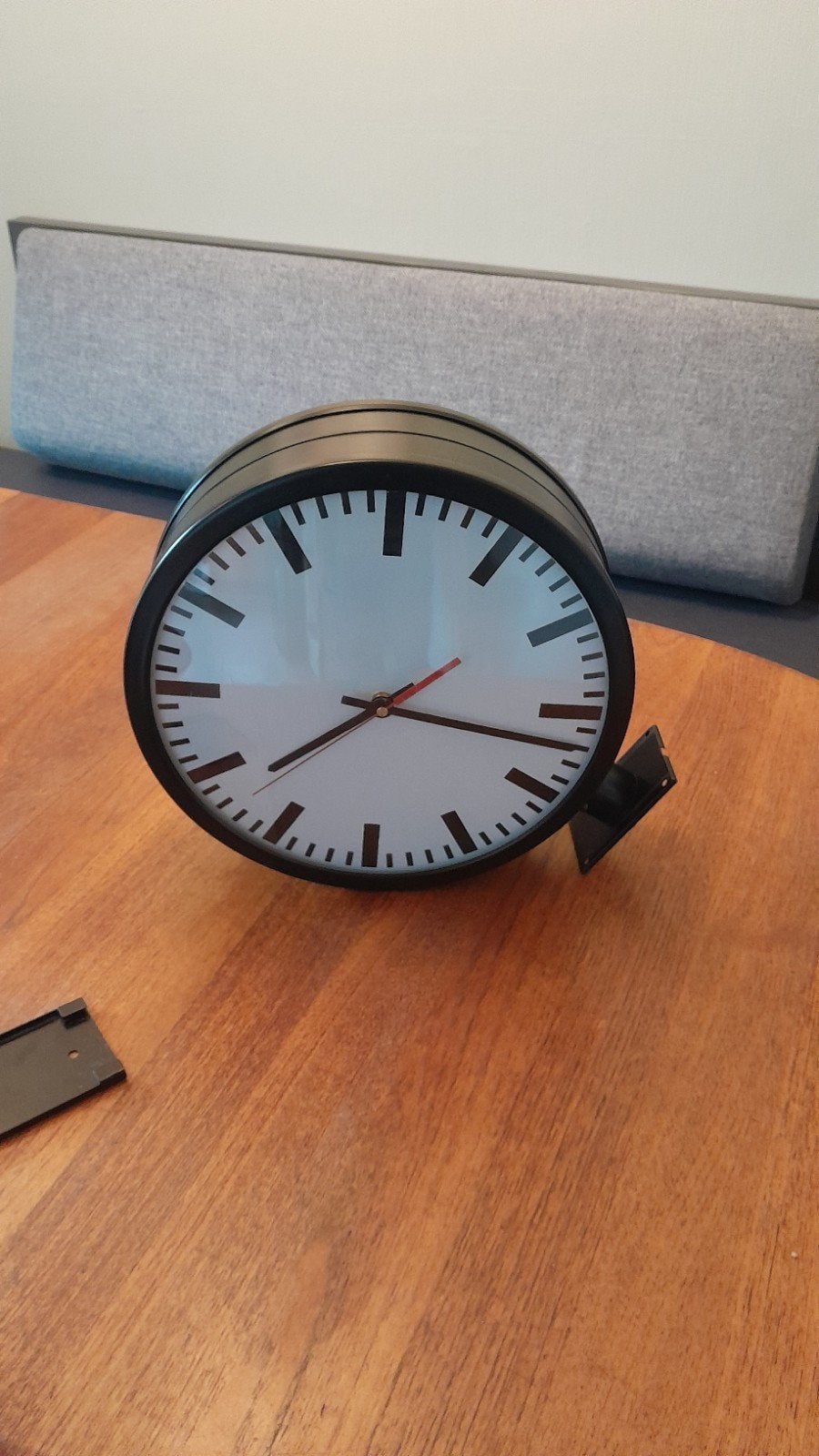 Dubbelzijdig klok zwarte stationsklok, Ophalen of Verzenden, Gebruikt, Wandklok