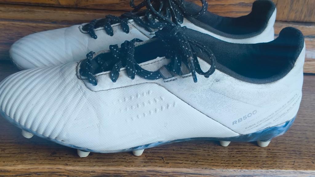 Gratis voetbalschoenen wit  maat 40 Kipsta Decathlon, Maat XS of kleiner, Ophalen of Verzenden, Gebruikt, Schoenen