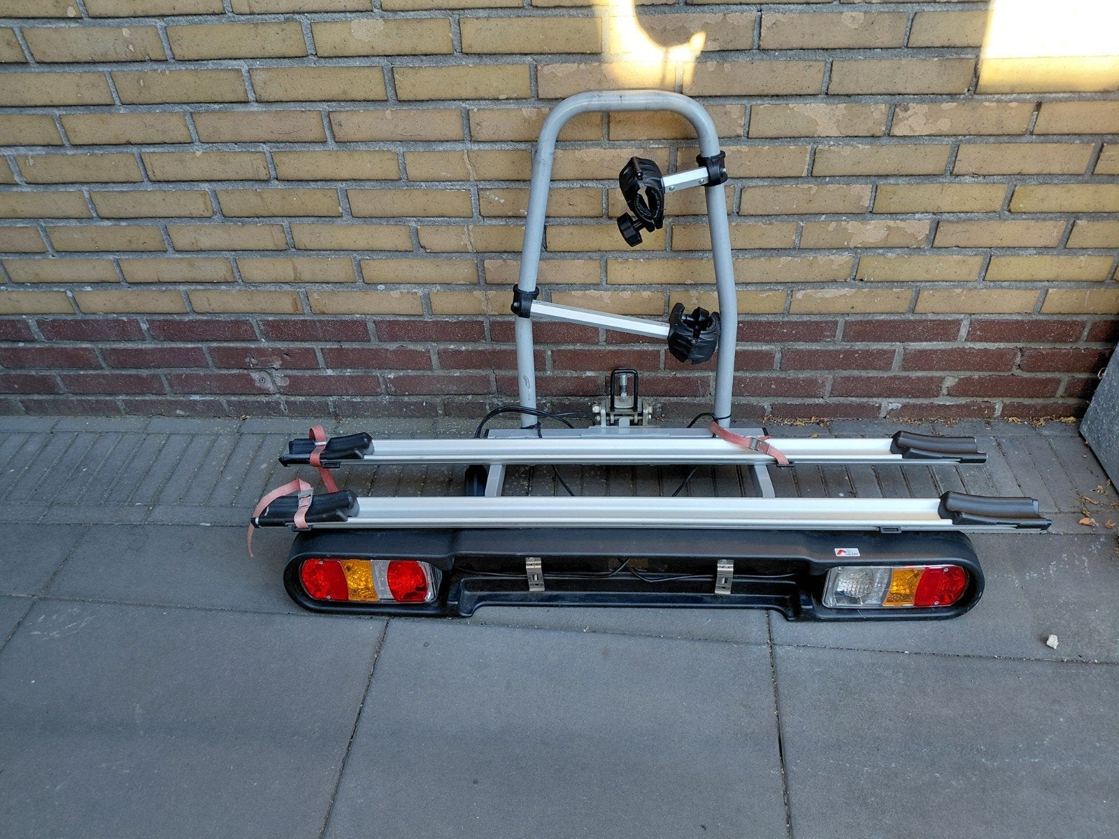 te koop nette fietsendrager met oprijgoot . kantelbaar, Ophalen, Trekhaakdrager