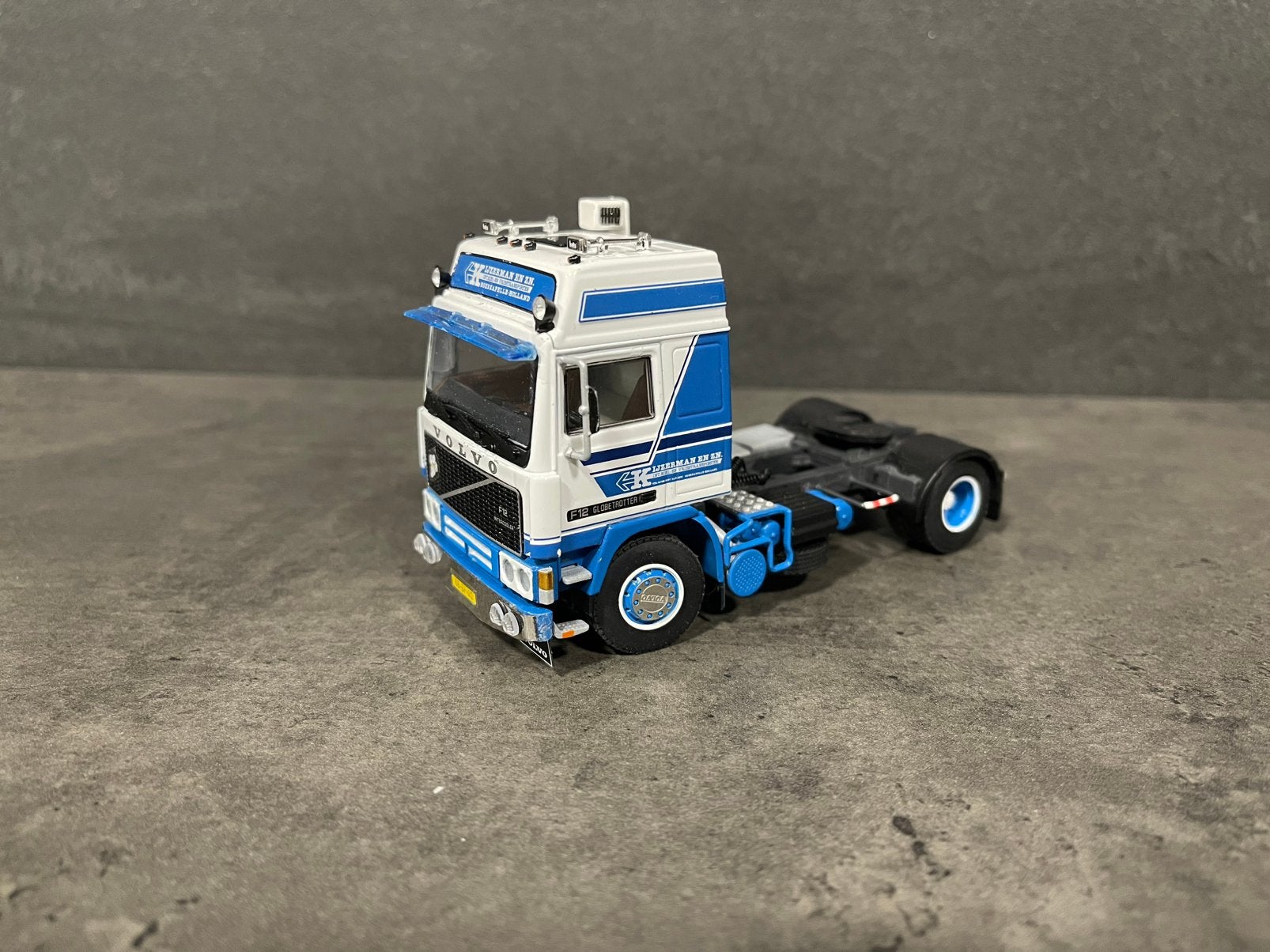 Mooie WSI Volvo F12 trekker van K IJzerman Moerkapelle, Ophalen of Verzenden, Zo goed als nieuw, Bus of Vrachtwagen, Wsi
