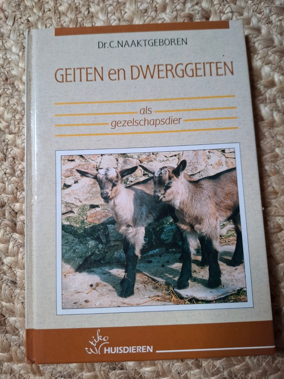 Geiten en Dwerggeiten als gezelschapsdier Dr. C. Naaktgebor, Ophalen of Verzenden, Gelezen, Vee, Dr. C. Naaktgeboren
