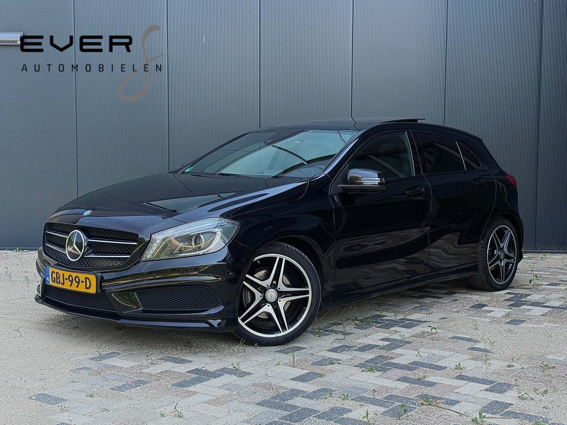 Mercedes-Benz A-klasse 180 AMG/in/exterieur, Panorama/Dak, N, Auto's, Mercedes-Benz, Gebruikt, 4 cilinders, 19 km/l, 695 kg