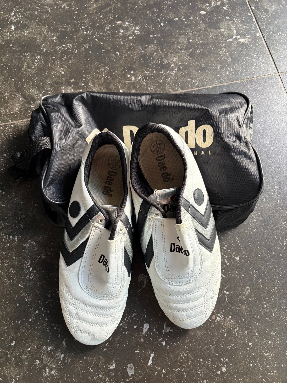 Daedo Vechtsportschoenen - Maat 41, Ophalen of Verzenden, Gebruikt, Taekwondo, Vechtsportschoenen