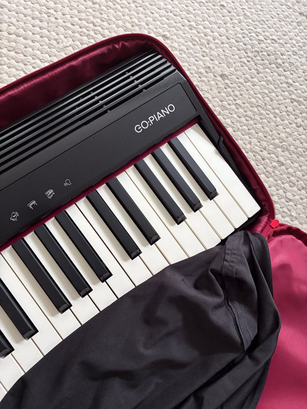 Piano keyboard Roland