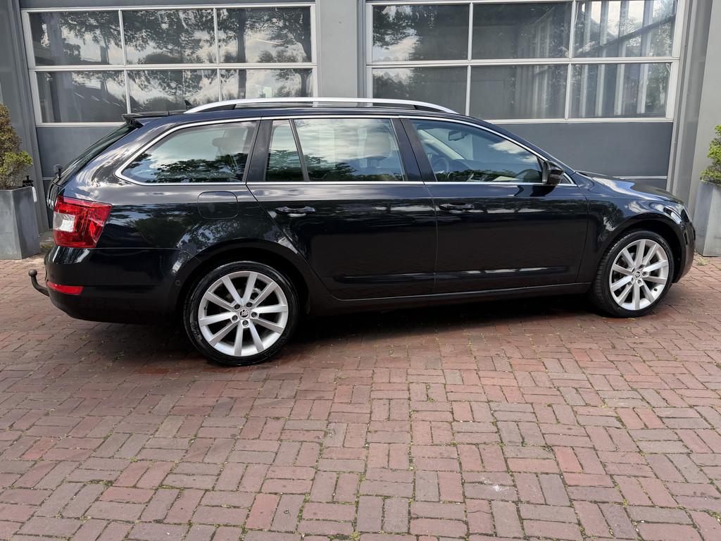 Skoda Octavia Combi 1.4 TSI Greentech Elegance Businessline, Auto's, Skoda, Gebruikt, 4 cilinders, 1192 kg, Zwart