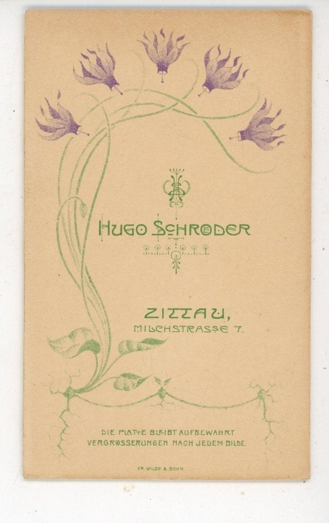 R84; jongen op CDV - Hugo Schröder Zittau, Verzenden, Foto, Zo goed als nieuw, Voor 1940