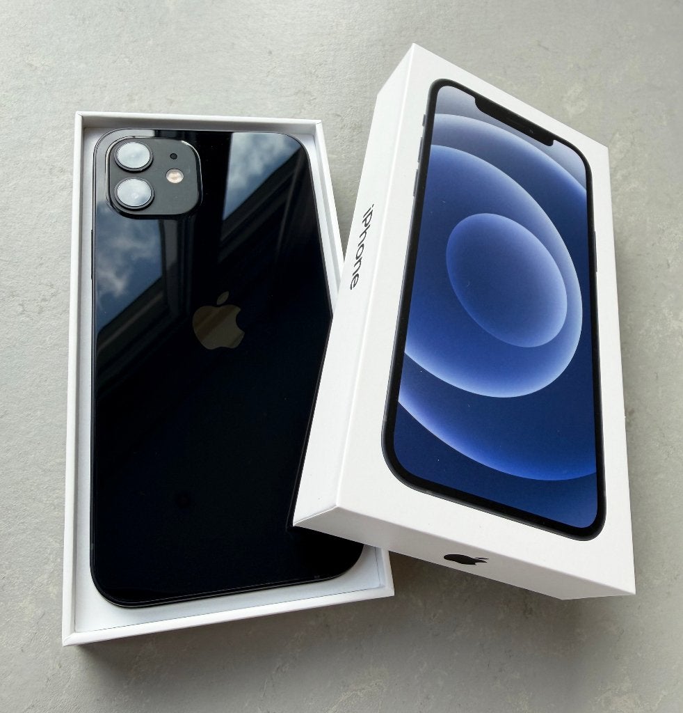 iPhone 12 - Black - 128Gb