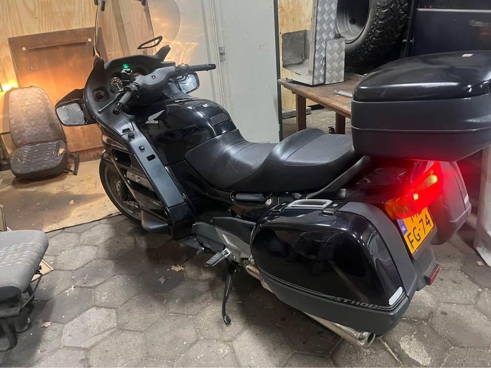 Honda Pan European ST1100 (1998) (klein project), Motoren, 1085 cc, 4 cilinders, Motorrijbewijs A, Gebruikt