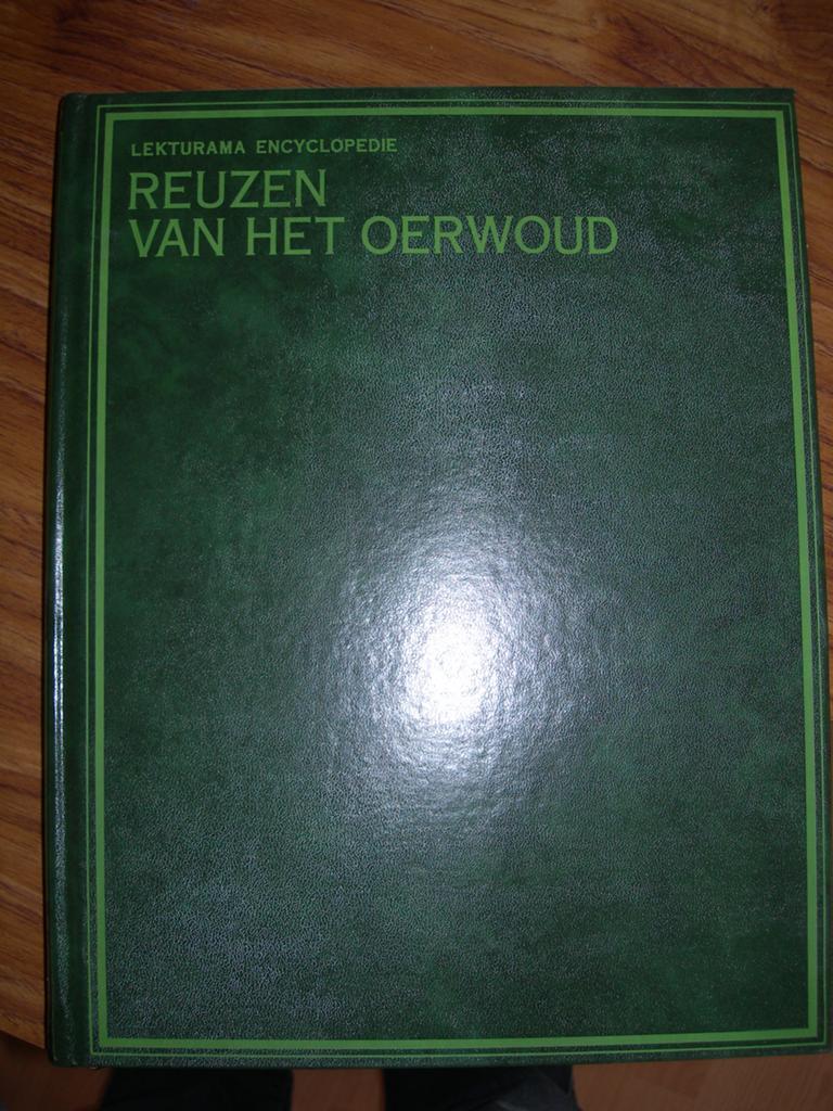 Encyclopedie over vissen/vogels en Reuzen van het oerwoud., Boeken, Encyclopedieën, Ophalen of Verzenden, Zo goed als nieuw, Dieren