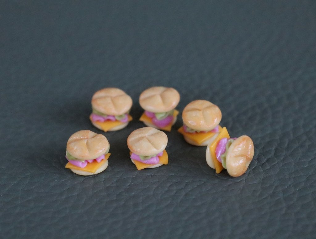 Belegde broodjes met rolletjes ham, kaas en blaadje sla., Ophalen of Verzenden, Nieuw, Gebruiksvoorwerp
