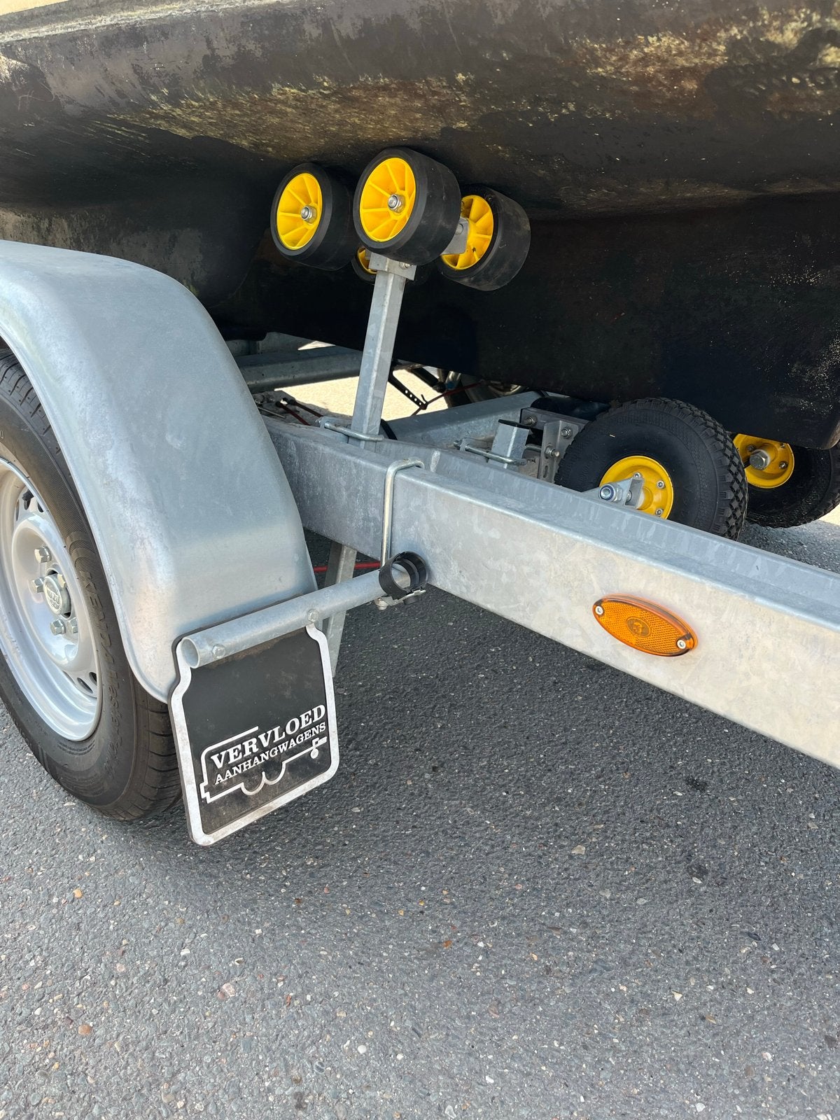 Pega V-Liner Boottrailer - Dubbelassig, Geremd, Met Rollen, Watersport en Boten, Ophalen, Gebruikt, 1500 tot 3000 kg, Sloepentrailer