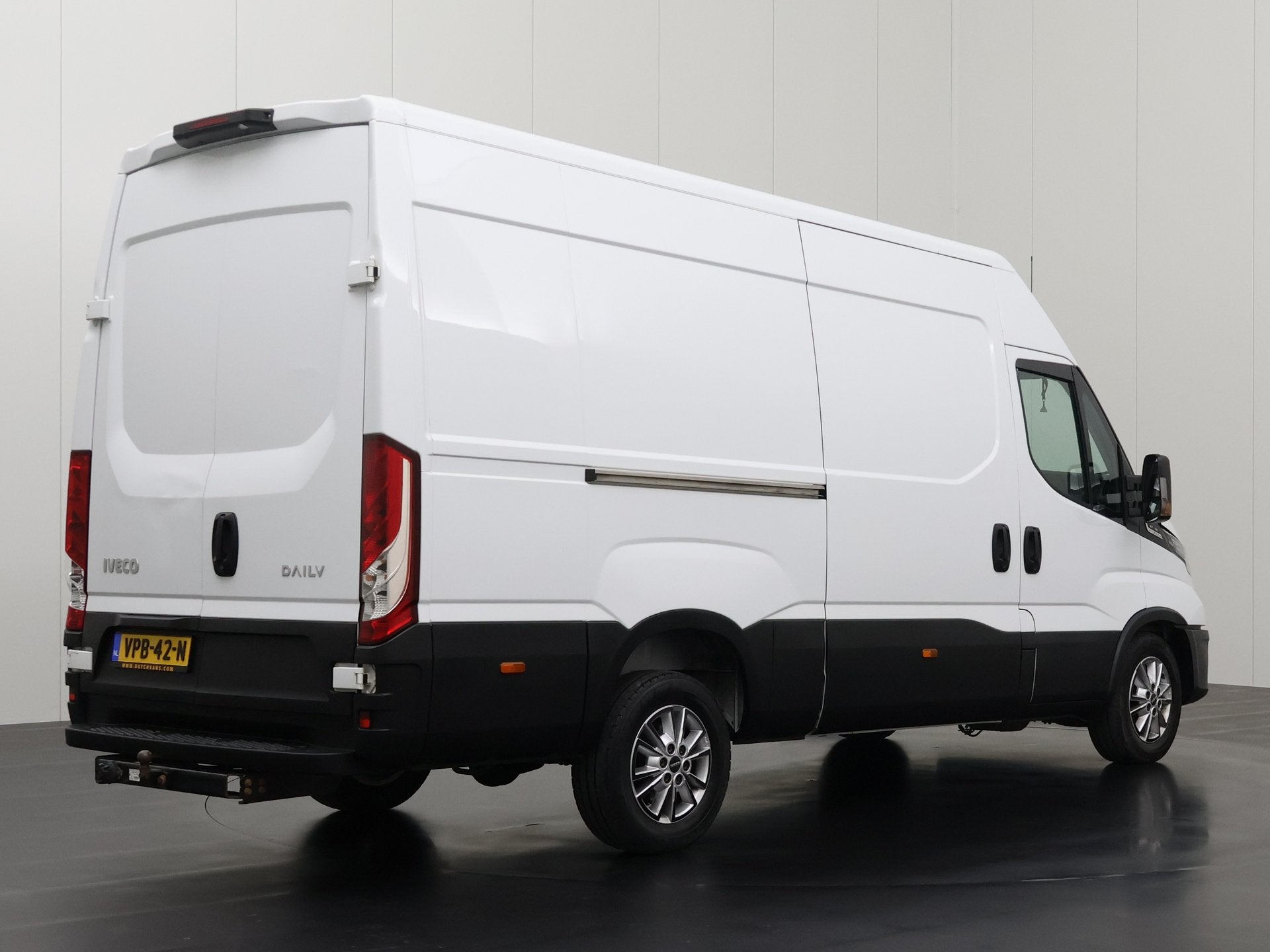 Iveco Daily 35S18HV 3.0Ltr Hi-Matic Automaat L2H2 | Led | 35, Auto's, Automaat, Achterwielaandrijving, Gebruikt, Euro 6