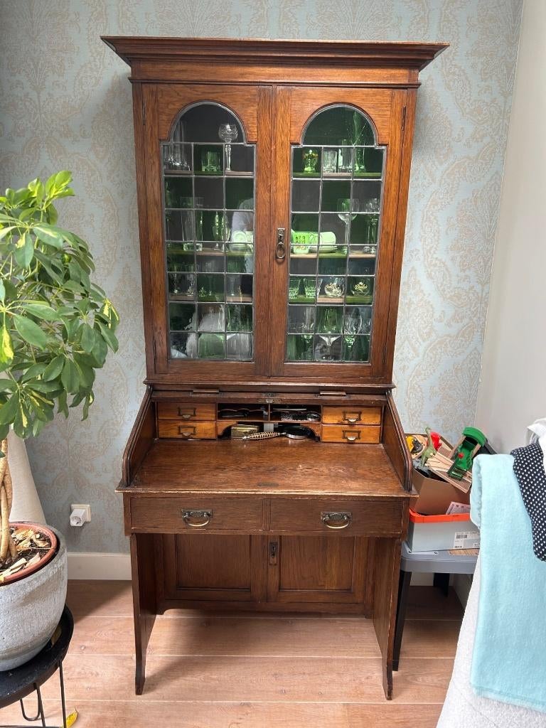 secretaire-boekenkast, Ophalen, Gebruikt, Arts & Crafts Secretaire-Boekenkast uit Londen uit 1910/1920.
