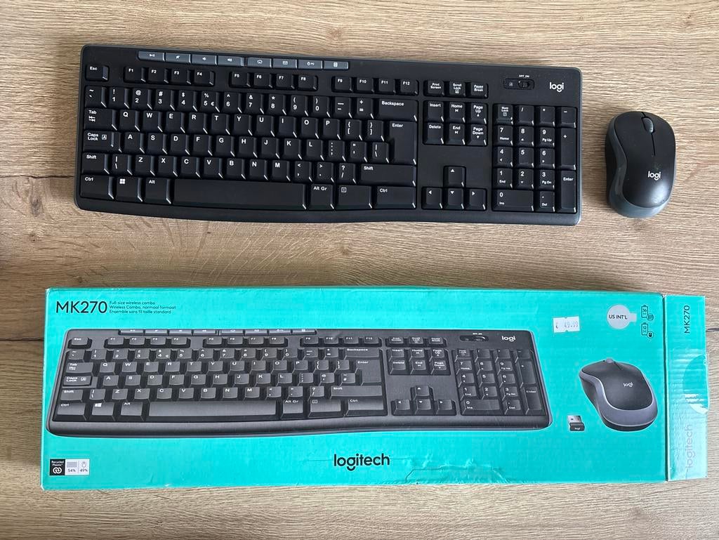 Gloednieuwe Logitech MK270 Draadloos Toetsenbord en Muis Set, Toetsenbord en muis-set, Ophalen of Verzenden, Zo goed als nieuw