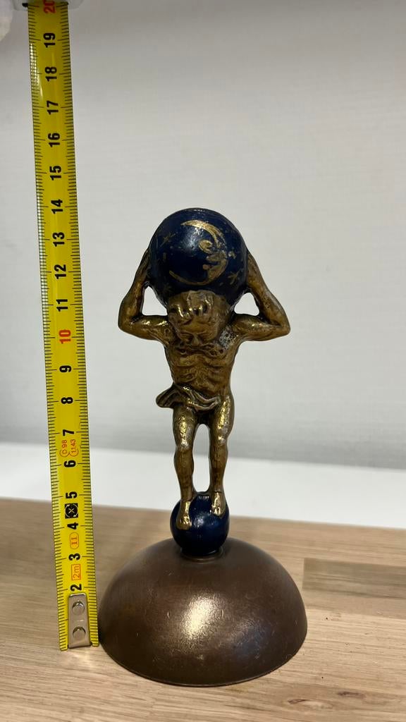 Vintage Messing Atlas Beeldje – Mythologische Hemelbol, Antiek en Kunst, Ophalen of Verzenden