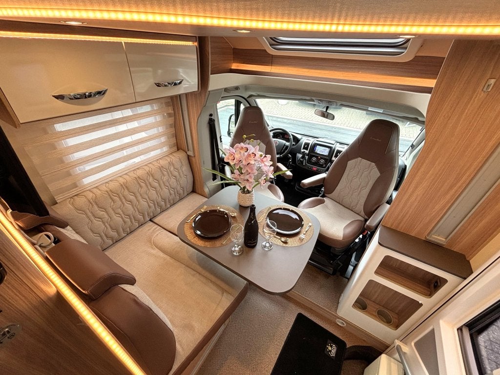 Bürstner Lyseo Limited 690 G 9-TR AUT ENKELE BEDDEN + HEFBE, Caravans en Kamperen, Campers, Automaat, Fiat, 6 tot 7 meter, Bedrijf