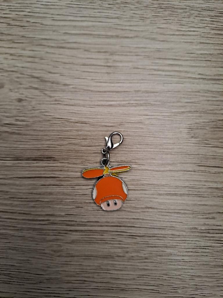 Vintage Super Mario propeller paddenstoel hanger charm, Overige merken, Overige materialen, Gebruikt, Ophalen of Verzenden