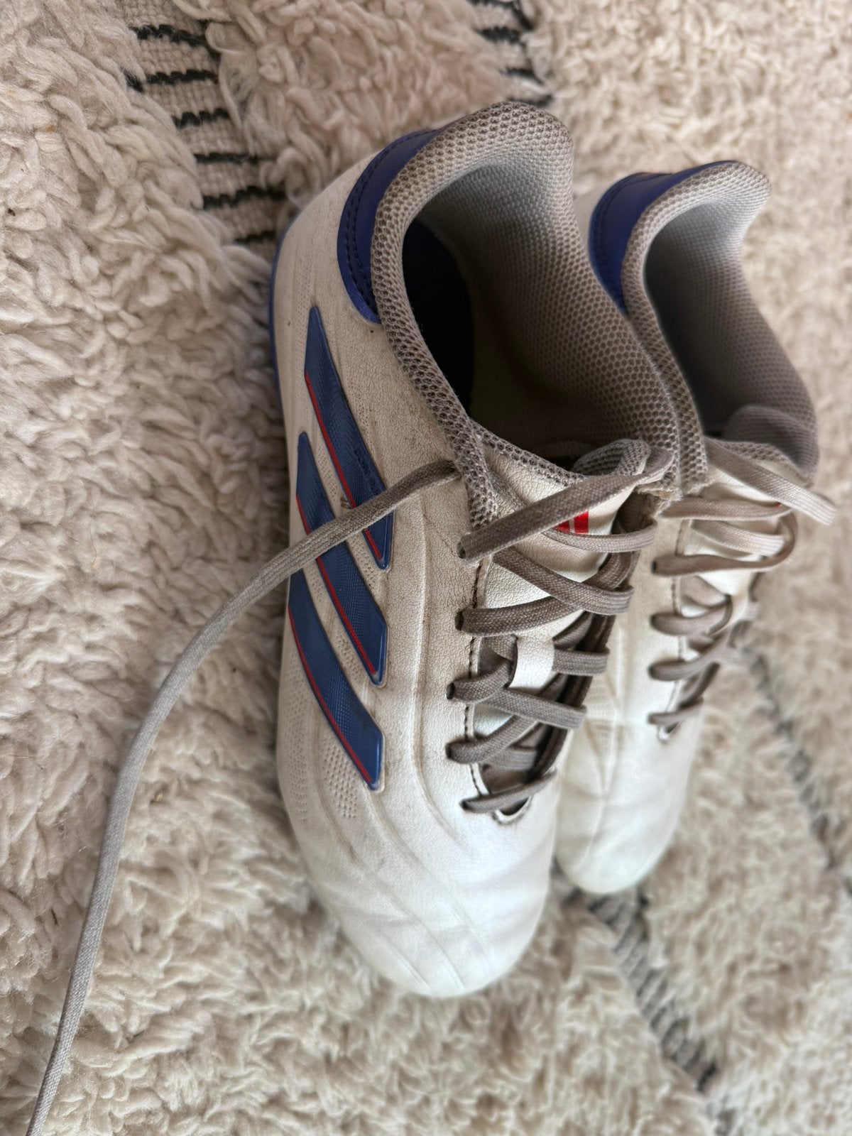 Adidas Copa voetbalschoenen 34, Ophalen of Verzenden, Zo goed als nieuw, Overige typen, Adidas