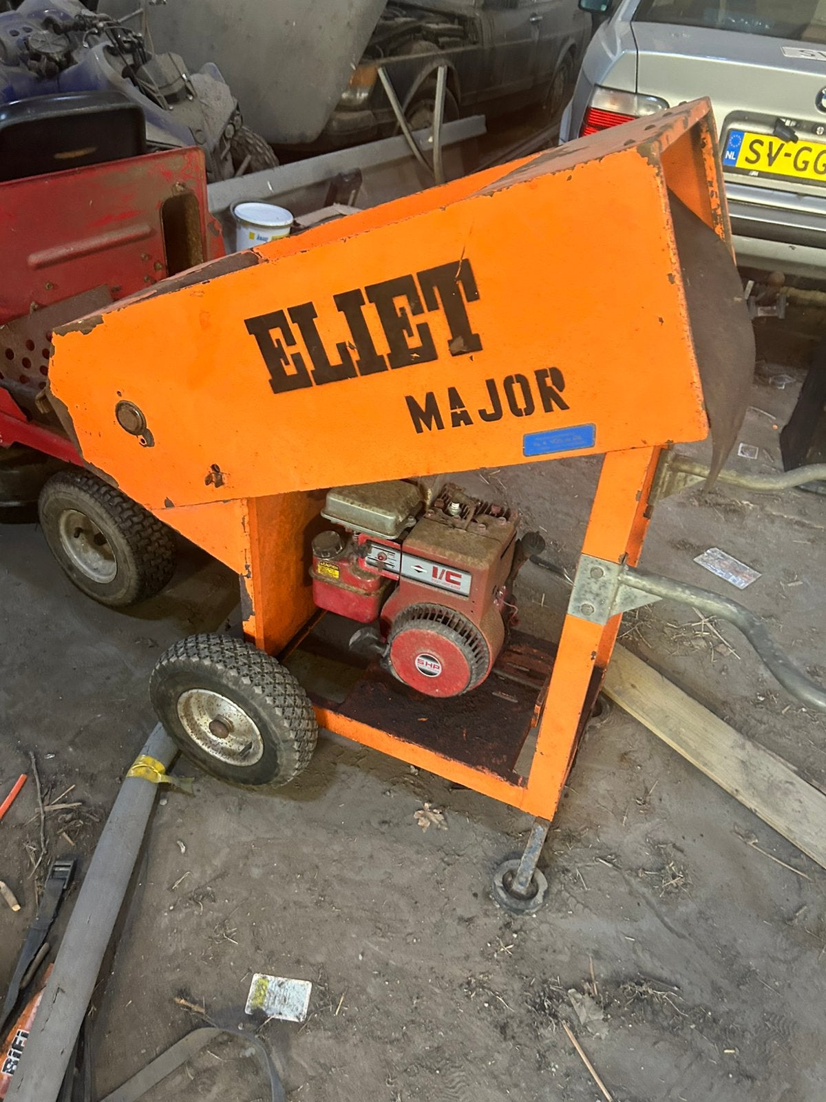 Eliet hakselaar, Ophalen, Zo goed als nieuw