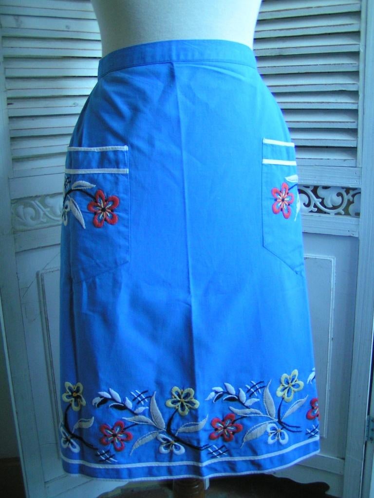 handgeborduurd schort nr XX 470 ger willy, Verzenden, Zo goed als nieuw, Blauw, Schort