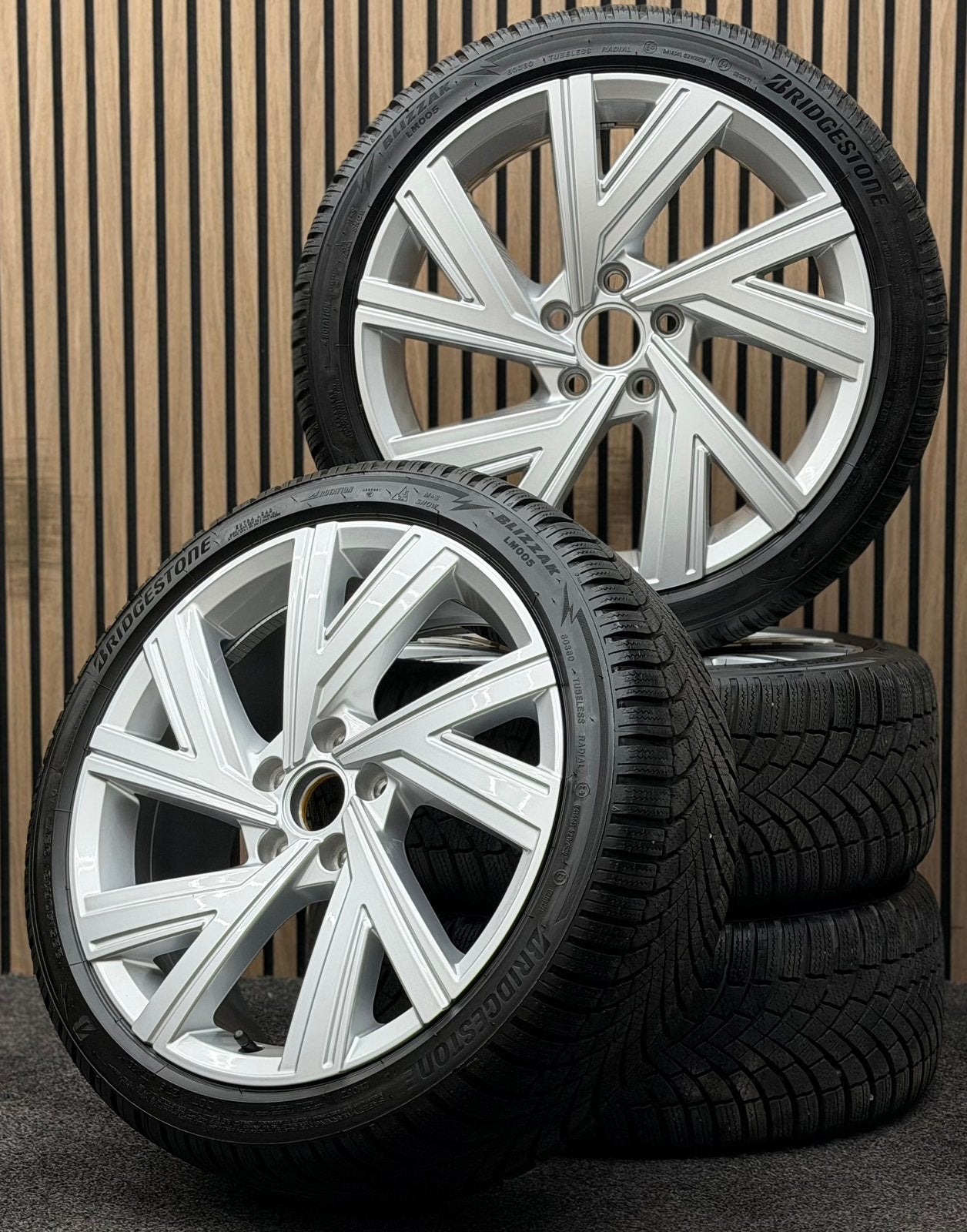 Originele 18 inch VW Golf Bergamo 5x112 ET51 Bridgestone AO, Ophalen, 18 inch, ., Banden en Velgen