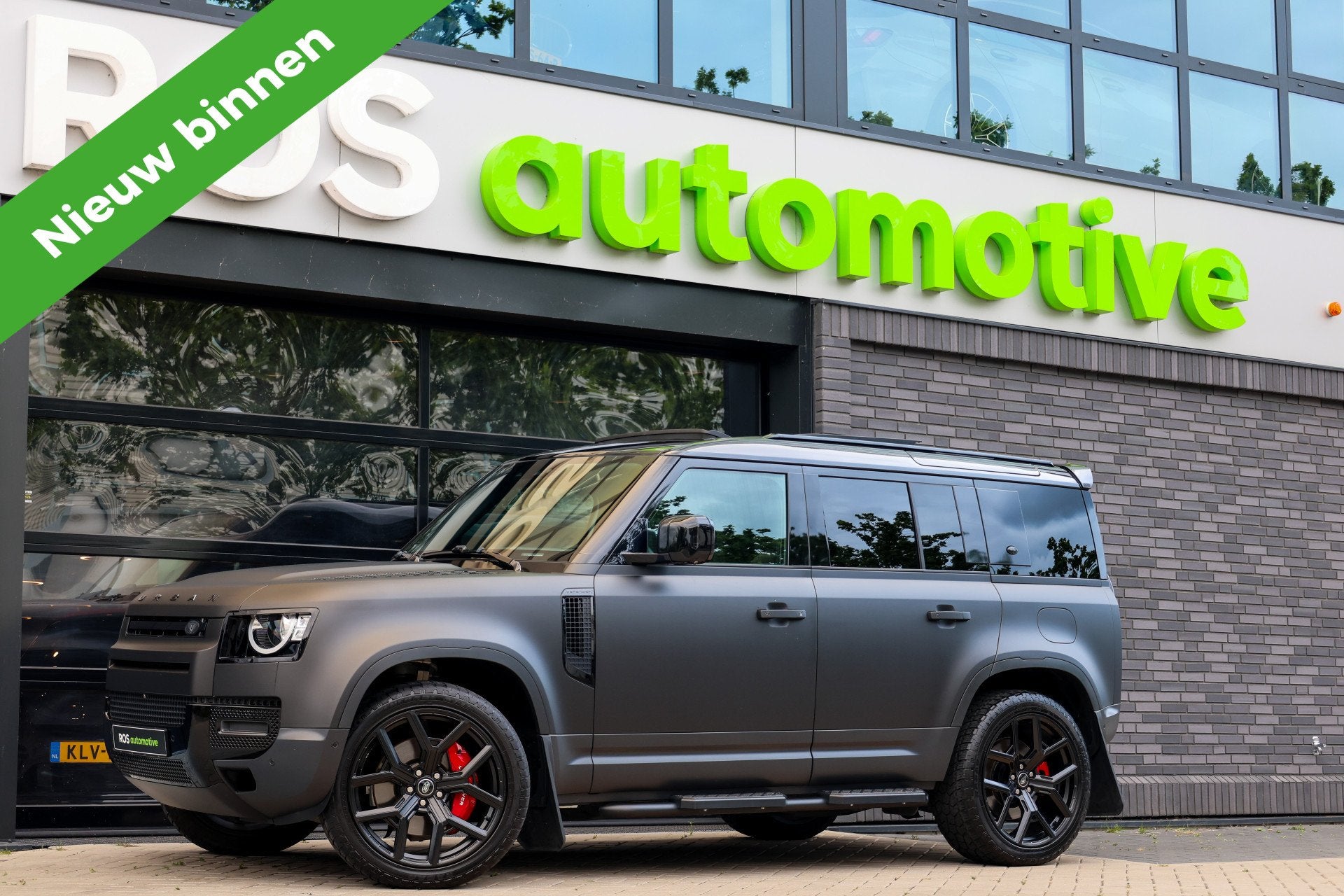 Land Rover Defender 110 2.0 P400e 110 HSE | URBAN | PANO | M, Automaat, 404 pk, Gebruikt, 4 cilinders