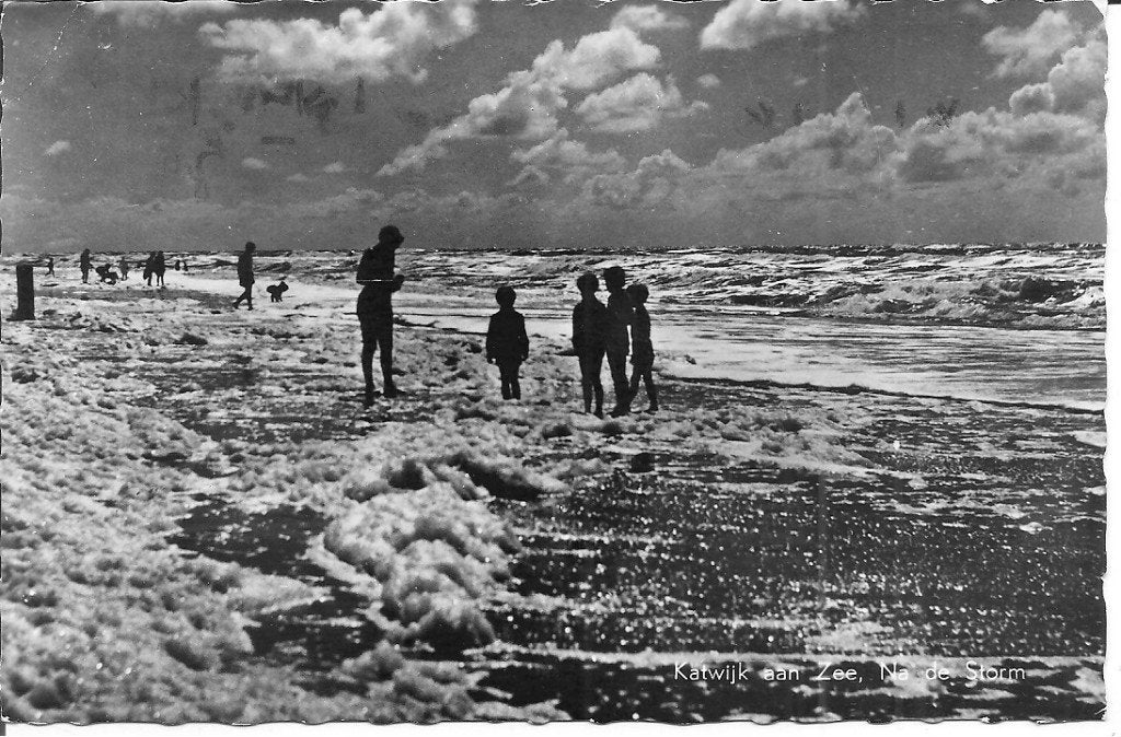 Oude Ansichtkaart Katwijk aan Zee Na de Storm, Ophalen of Verzenden, 1960 tot 1980, Gelopen, Zuid-Holland