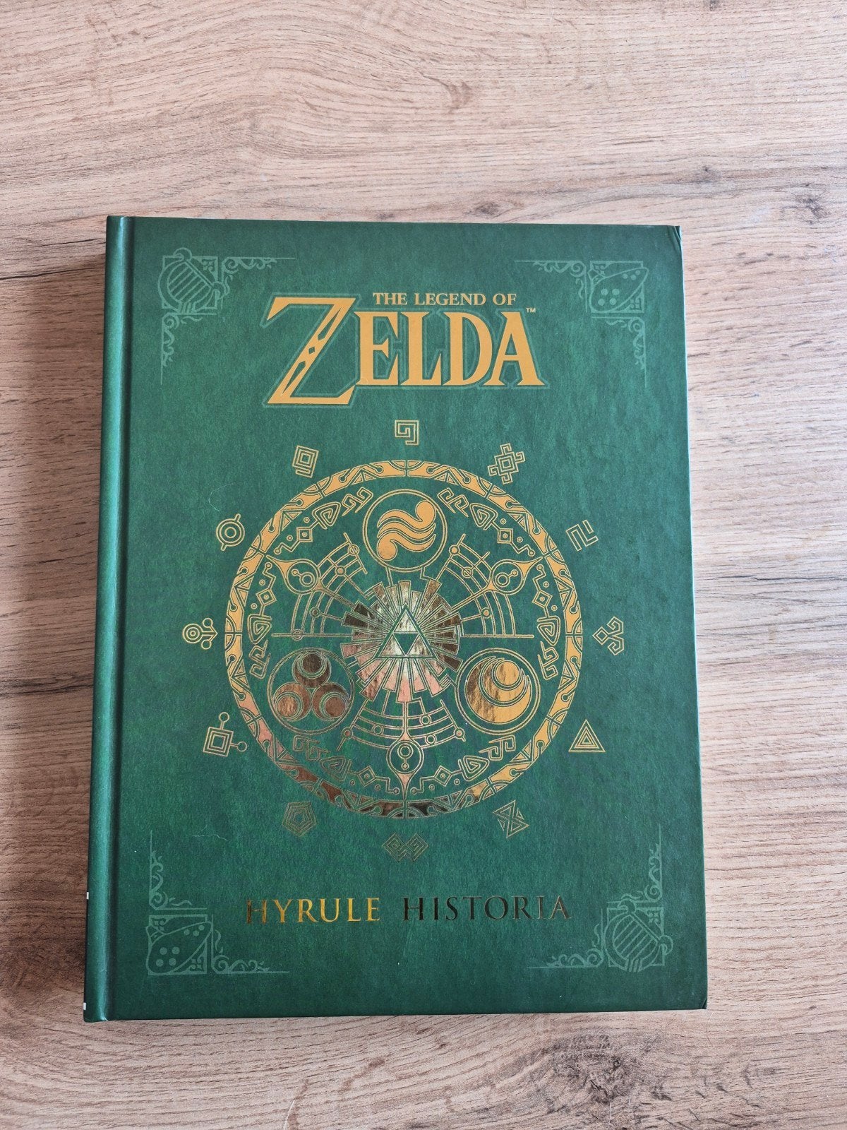 The Legend of Zelda: Hyrule Historia, Ophalen of Verzenden, Zo goed als nieuw
