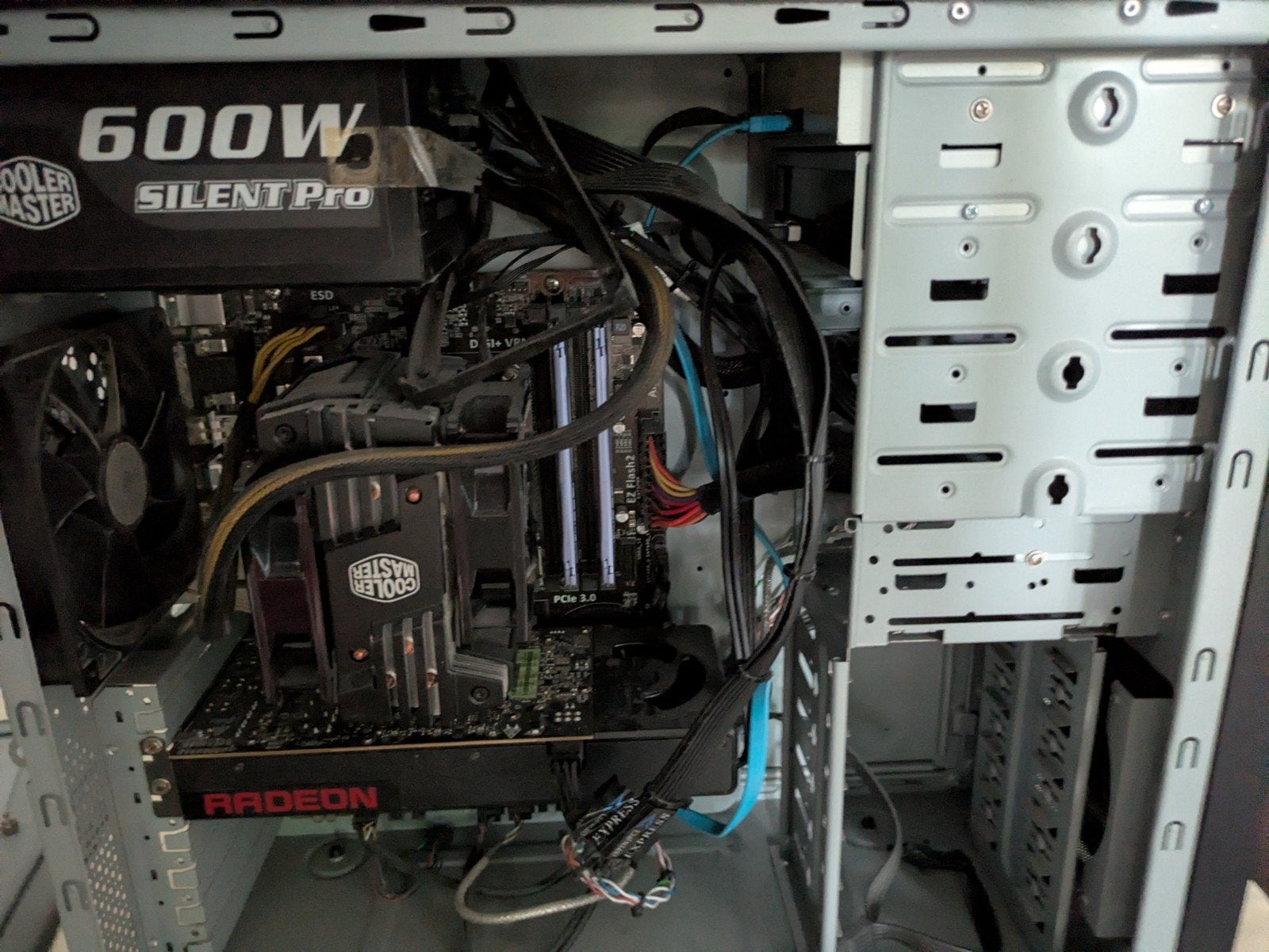 Desktop computer zonder HDD (geen SSD), Computers en Software, Desktop Pc's, Ophalen, Gebruikt, 3 tot 4 Ghz, HDD
