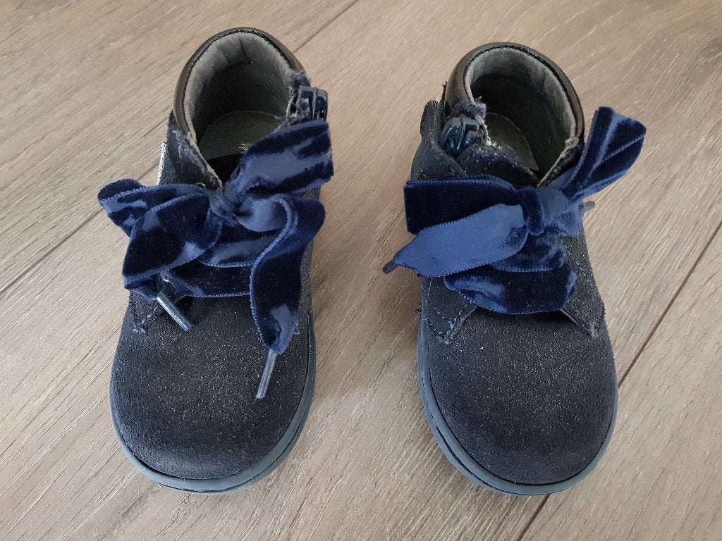Suède schoentjes met rits voor meisjes - maat 20 - Woeffies, Schoentjes, Meisje, Ophalen of Verzenden, Zo goed als nieuw