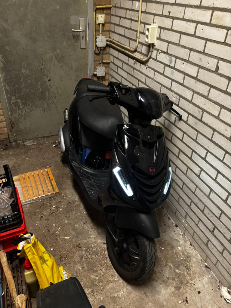 Piaggio zip 70cc 2takt, Fietsen en Brommers, Ophalen, Tweetakt, Maximaal 45 km/u, Zo goed als nieuw