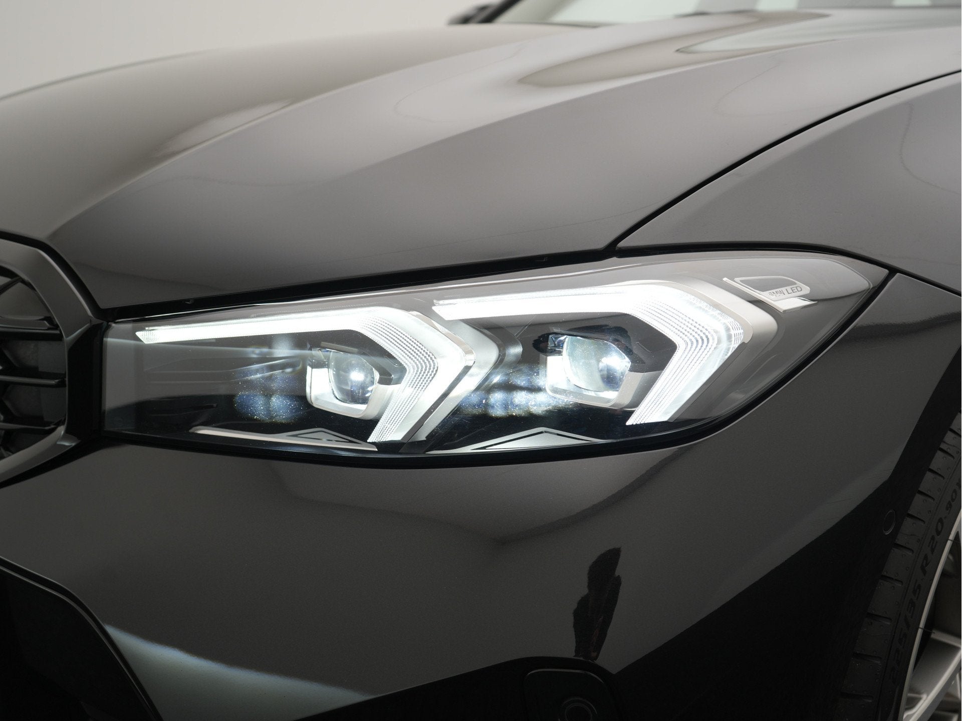 Foto 44 van BMW 3 Serie Touring 330i xDrive M-Sport | M-Performance Pack