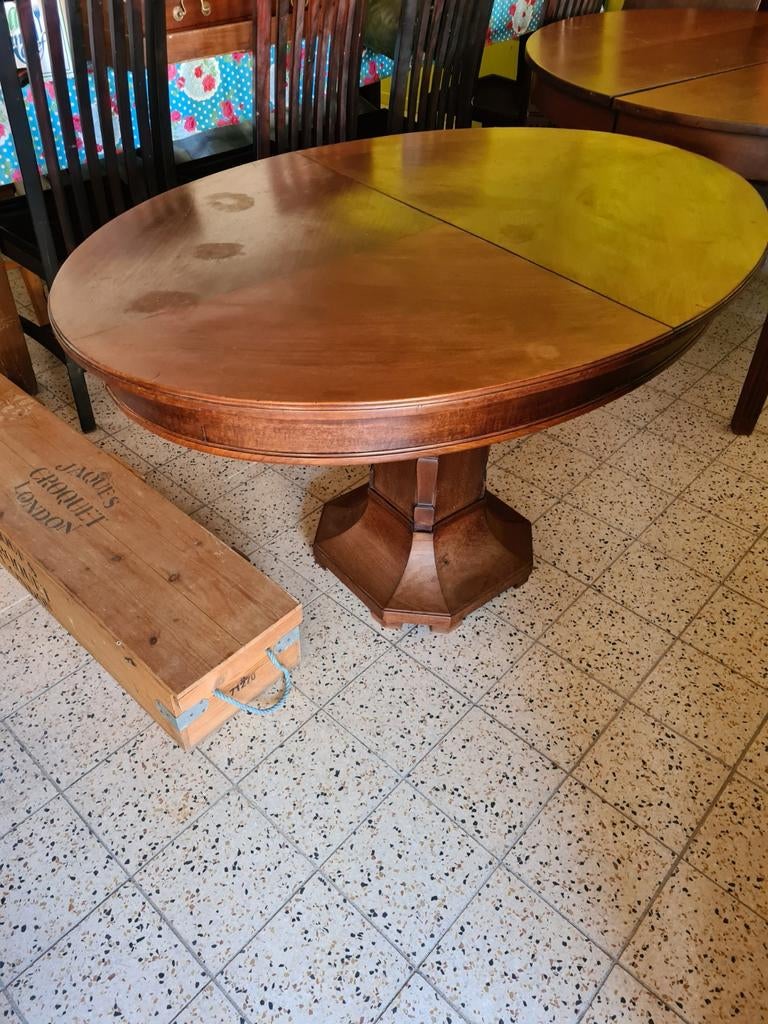 Art Deco ovale 1 poots tafel met hoekige rechte poot, Huis en Inrichting, Tafels | Salontafels, Ophalen, Rond, 100 tot 150 cm
