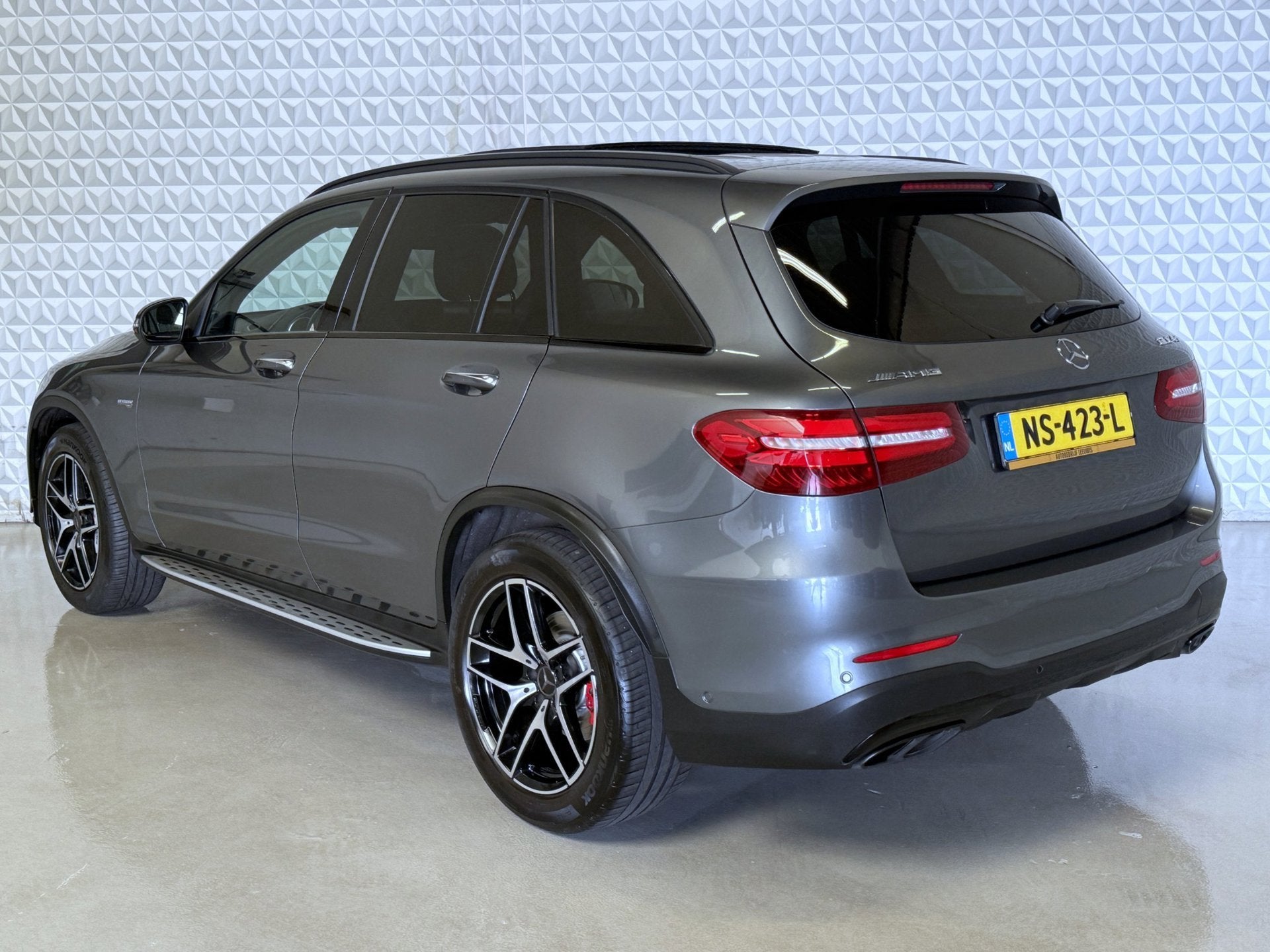 Mercedes-Benz GLC-klasse AMG 43 4MATIC / Dealer onderhouden!, Auto's, Automaat, Gebruikt, 367 pk, 2996 cc