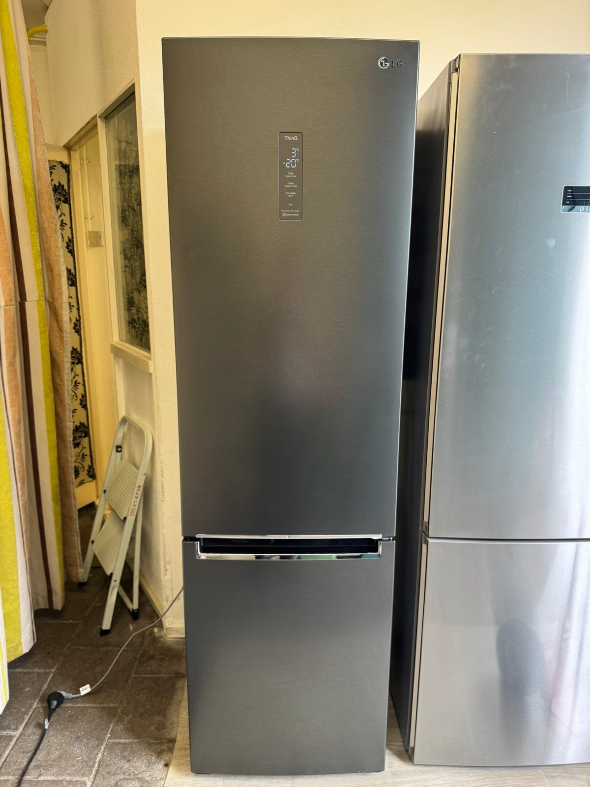 LG Grote NoFrost Koelkast | Antraciet | 203cm | Werkt Super, Ophalen, Gebruikt, 200 liter of meer, Met aparte vriezer