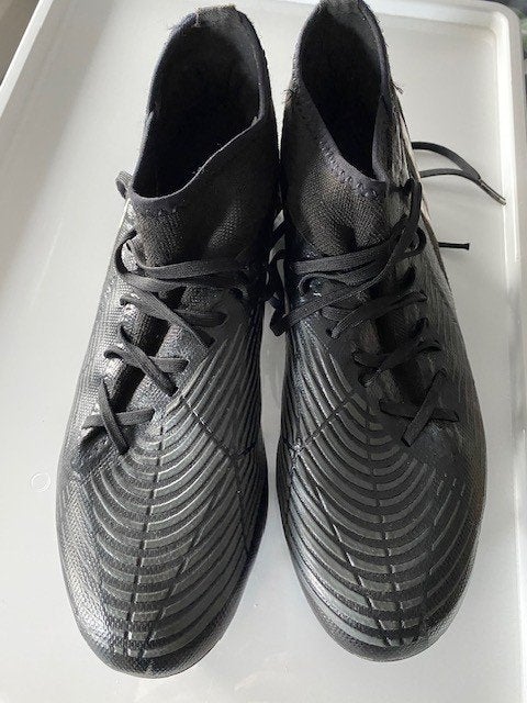 Adidas Predator voetbalschoenen - Zwart, Maat XS of kleiner, Schoenen, Ophalen of Verzenden, Zo goed als nieuw