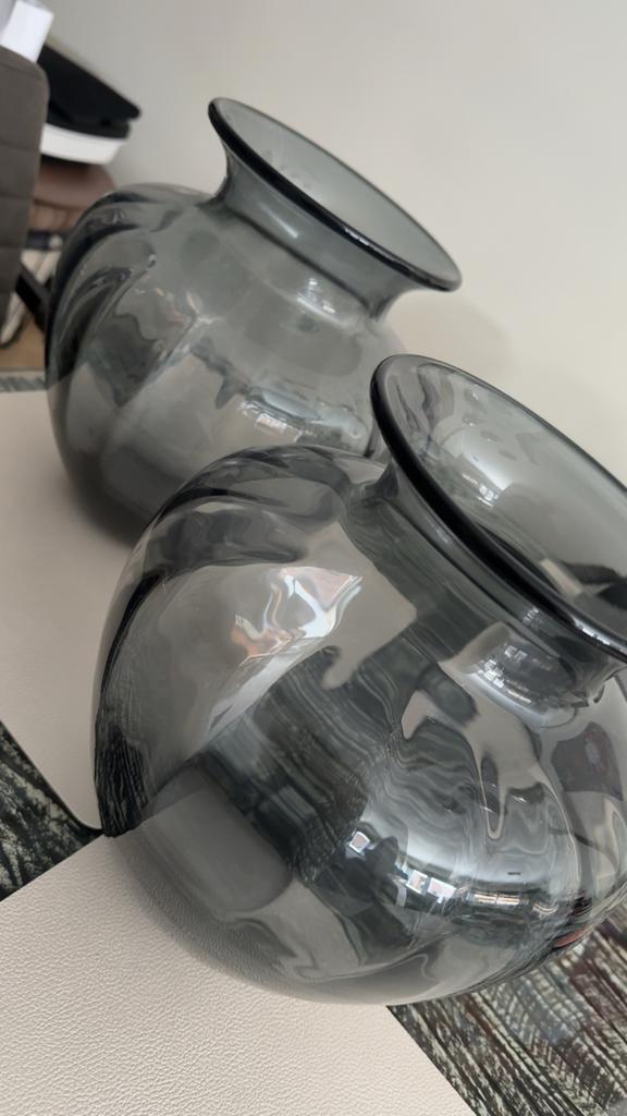 2 keer vaas TONSÄTTA, grijs, 27 cm, Ophalen, Zo goed als nieuw, Overige kleuren, Glas